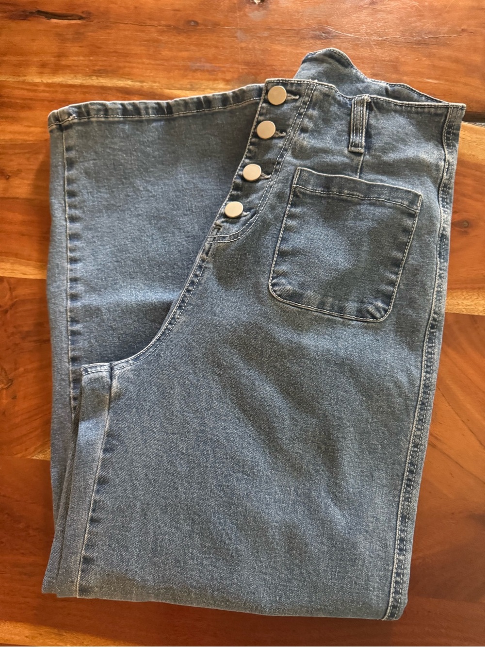 Button-Front Wide-Leg Jeans in Medium Blue